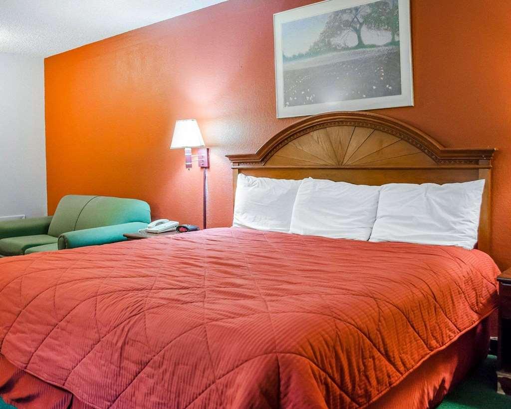 Rodeway Hotel