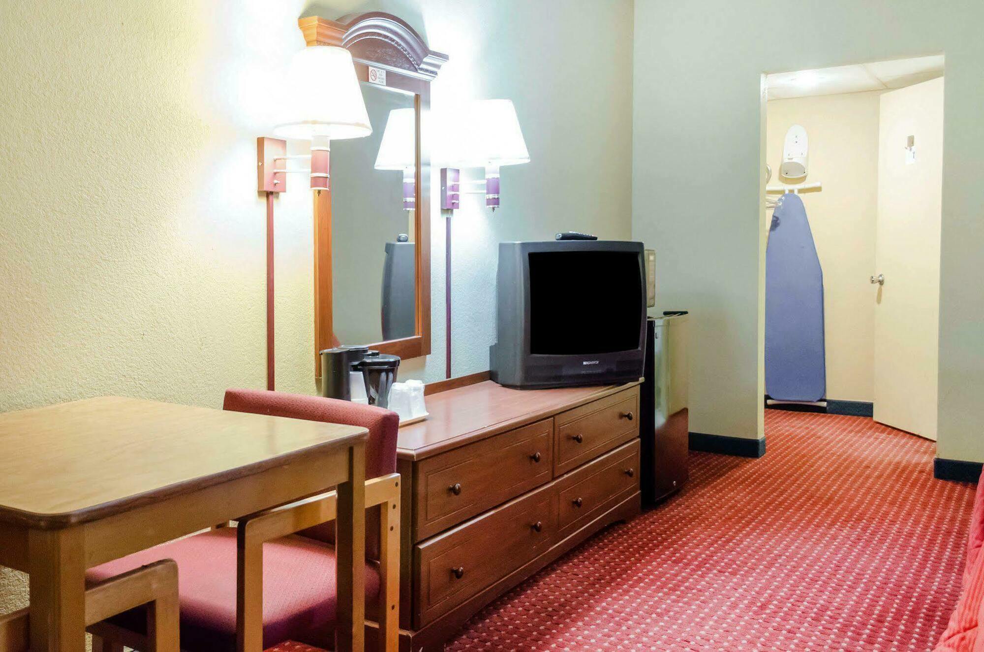 Rodeway Hotel